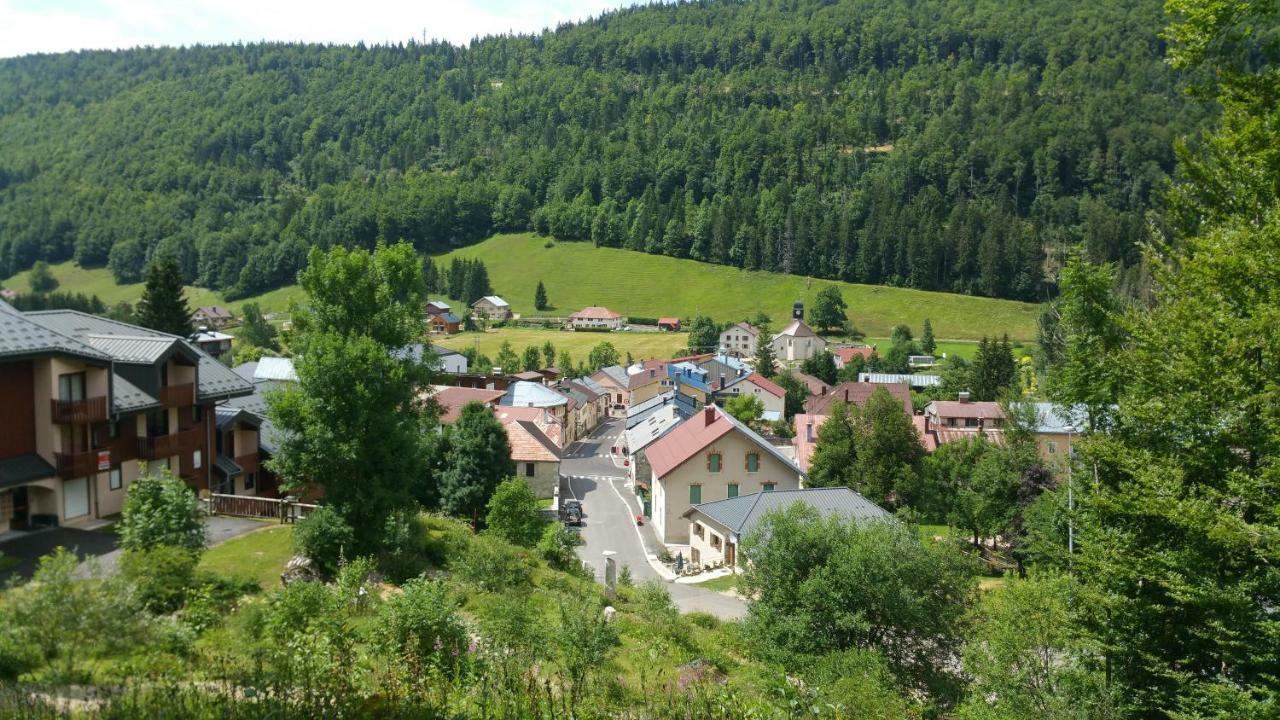 Les Chamois Apartment Lajoux Екстериор снимка