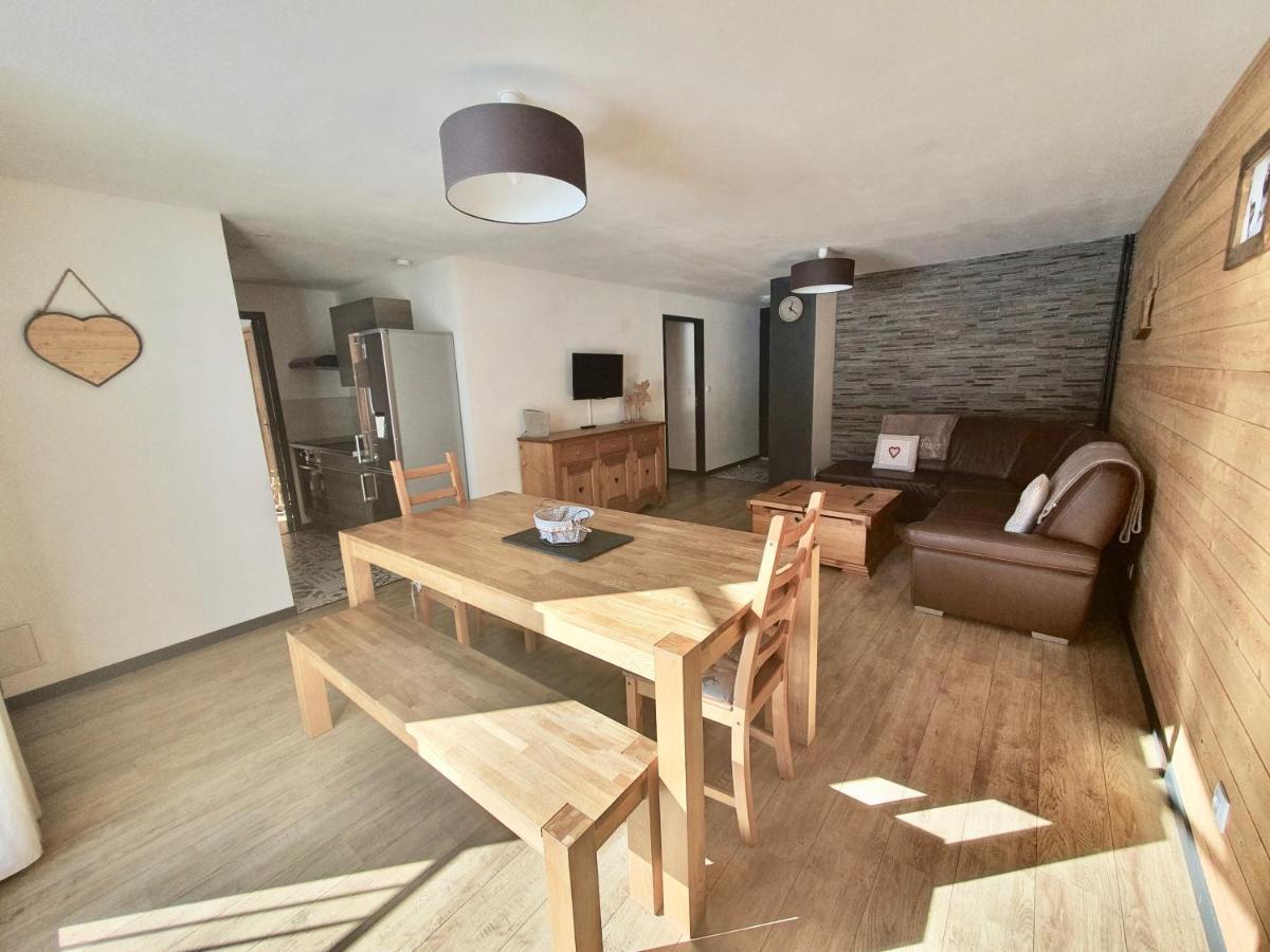 Les Chamois Apartment Lajoux Екстериор снимка